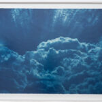 Kathrin Edwards, blue sky (25|VI) II, Cyanotypie auf Kozo Washi, Auflage 3, 88,5 x 128,5, Rahmen 100x140, 2025