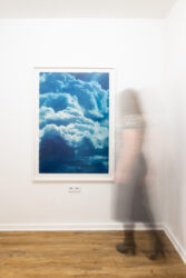Ausstellungsansicht "Kathrin Edwards: blue memories and a light sky.", Julia Ritterskamp, Düsseldorf, 2025