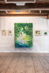 Großes Werk: "closing in", Aquarell auf Bambus-Aquarellpapier, 140-145 x 196 cm, 2026 - Ausstellungsansicht "Stromlinien", Abschlussausstellung Residency PleinAir, Kunstverein Schwedt/Oder, 2026